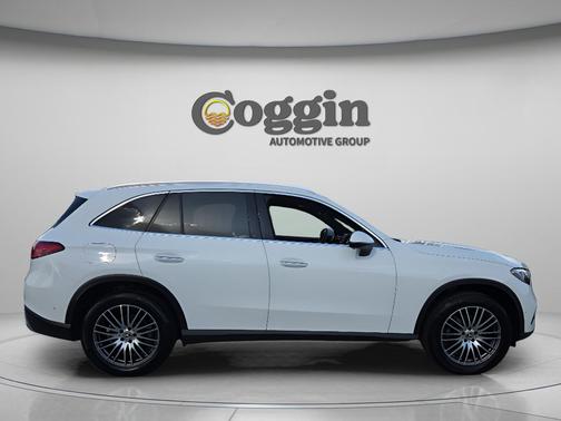 Polar White 2025 Mercedes-Benz GLC 300 Base