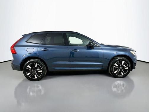 Denim Blue Metallic 2026 Volvo XC60 B5 Plus