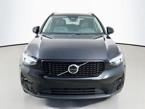 Onyx Black 2026 Volvo XC40 Plus, B5 AWD Gas (mild hybrid), Dark
