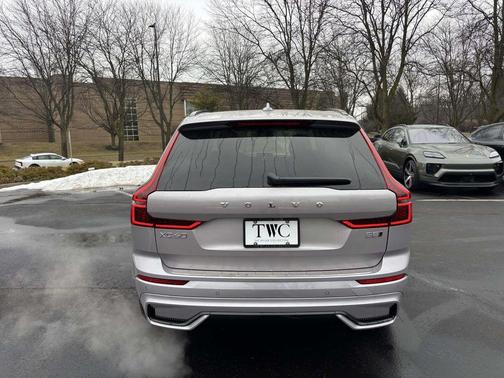2026 Volvo XC60 B5 Plus