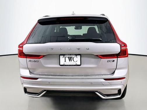 Aurora Silver 2026 Volvo XC60 B5 Plus