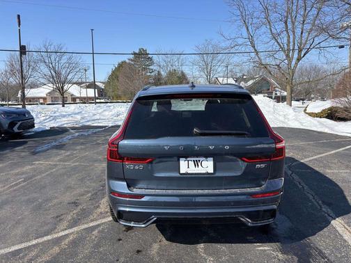 2026 Volvo XC60 B5 Plus