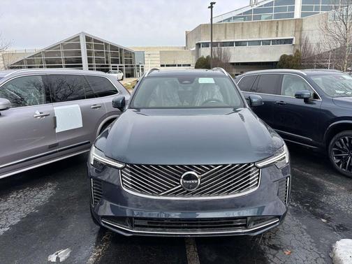 2026 Volvo XC90 Plus, B6 AWD Gas (mild hybrid), Gasoline, Bright, 7 Seats