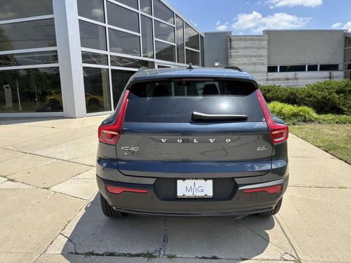Denim Blue 2026 Volvo XC40 Core, B5 AWD Gas (mild hybrid), Dark