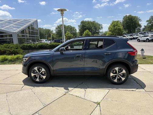 Denim Blue 2026 Volvo XC40 Core, B5 AWD Gas (mild hybrid), Dark