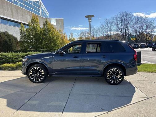 2026 Volvo XC90 Ultra Dark Theme, B6 AWD Gas (mild hybrid), Gasoline, 7 Seats
