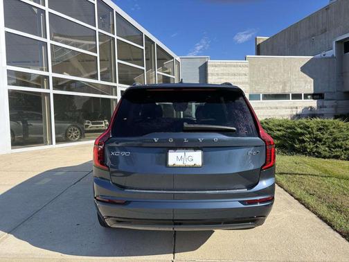 2026 Volvo XC90 Ultra Dark Theme, B6 AWD Gas (mild hybrid), Gasoline, 7 Seats