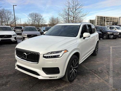 2023 Volvo XC90 B5 Core