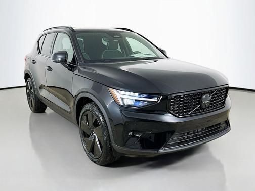 Onyx Black 2026 Volvo XC40 Black Edition Ultra, B5 AWD Gas (mild hybrid)
