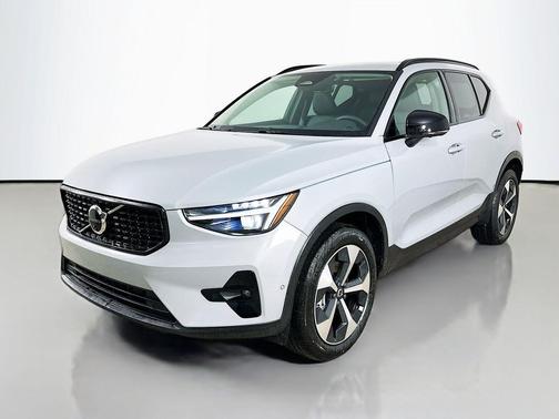 Vapour Grey Metallic 2026 Volvo XC40 Plus, B5 AWD Gas (mild hybrid), Dark
