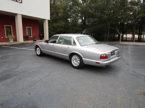 2001 Jaguar XJ8 4dr Sdn L