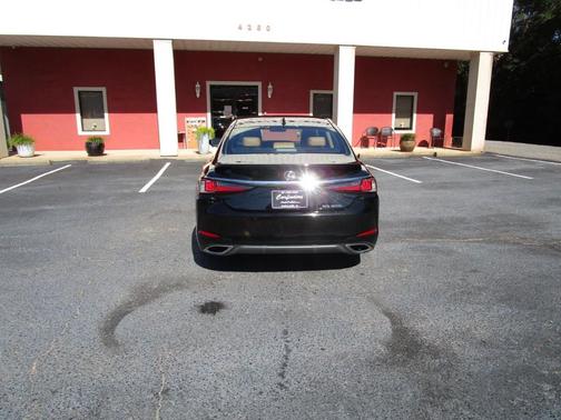 2022 Lexus ES 350 Base