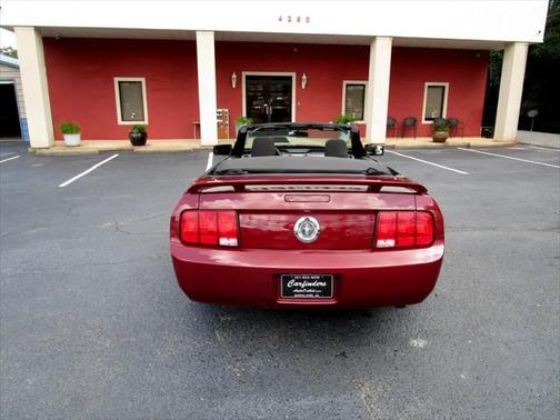 2005 Ford Mustang Premium
