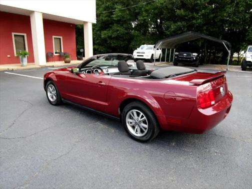 2005 Ford Mustang Premium