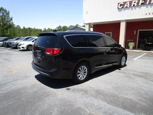 Black 2019 Chrysler Pacifica Touring L