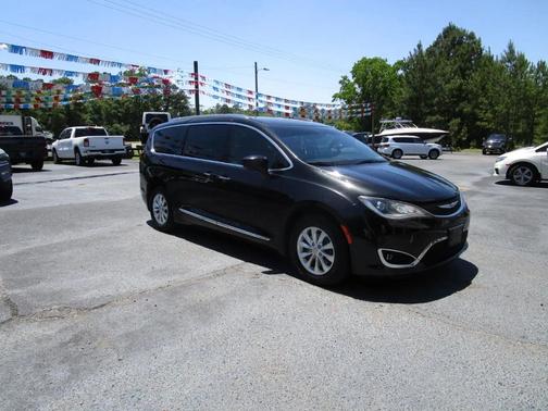 Black 2019 Chrysler Pacifica Touring L