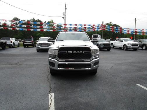 WHITE 2022 RAM 3500 Big Horn 4x4 Crew Cab 8' Box