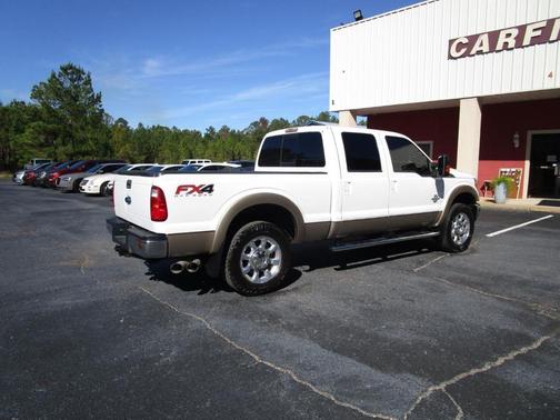 2014 Ford F-250 4WD Crew Cab 156'' Lariat