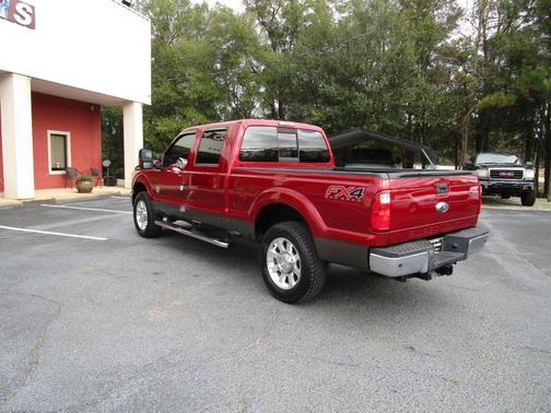 2015 Ford F-250 4WD Crew Cab 172'' Lariat