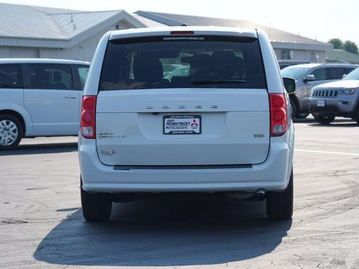White Knuckle Clearcoat 2018 Dodge Grand Caravan SE