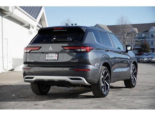 2025 Mitsubishi Outlander PHEV SE