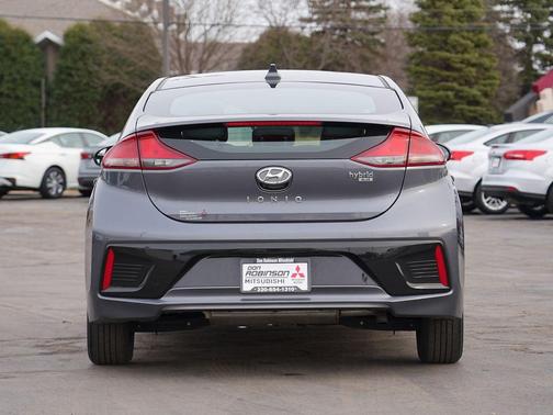 2018 Hyundai IONIQ Hybrid Blue