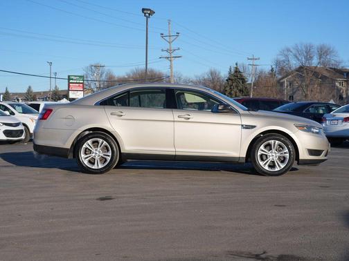 2018 Ford Taurus SE
