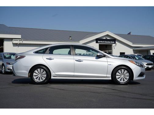 2016 Hyundai SONATA Hybrid SE