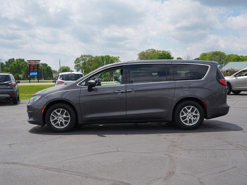 Granite Crystal Clearcoat Metallic 2020 Chrysler Voyager LX