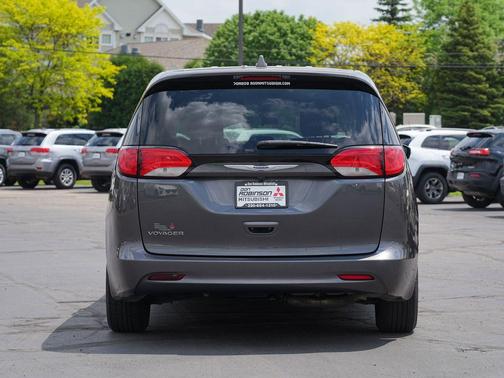 Granite Crystal Clearcoat Metallic 2020 Chrysler Voyager LX