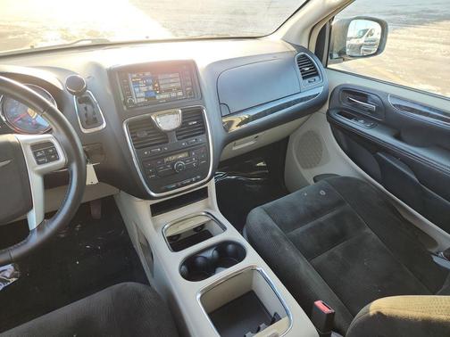 2015 Chrysler Town & Country Touring