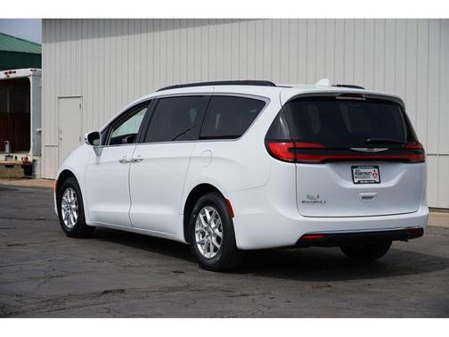 2022 Chrysler Pacifica Touring-L