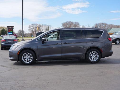 Granite Crystal Clearcoat Metallic 2020 Chrysler Voyager LX
