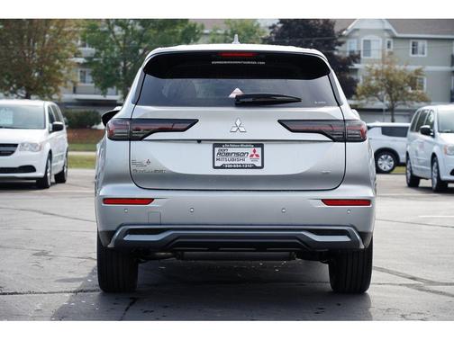 2025 Mitsubishi Outlander SE