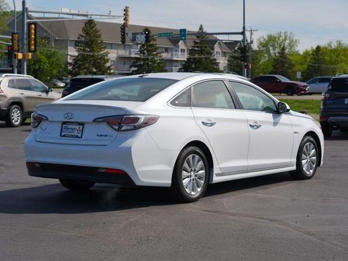 Diamond White Pearl 2016 Hyundai SONATA Hybrid SE