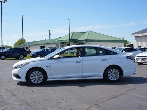 Diamond White Pearl 2016 Hyundai SONATA Hybrid SE