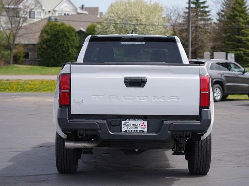 Ice 2024 Toyota Tacoma SR