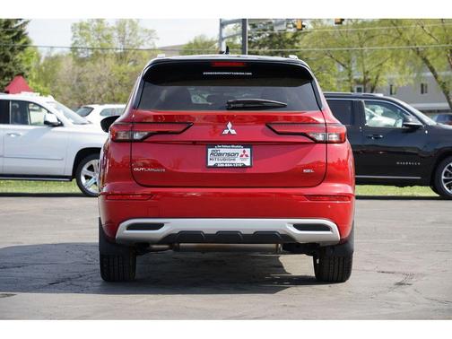 2024 Mitsubishi Outlander SEL