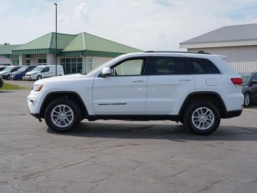 Bright White Clearcoat 2019 Jeep Grand Cherokee Laredo E