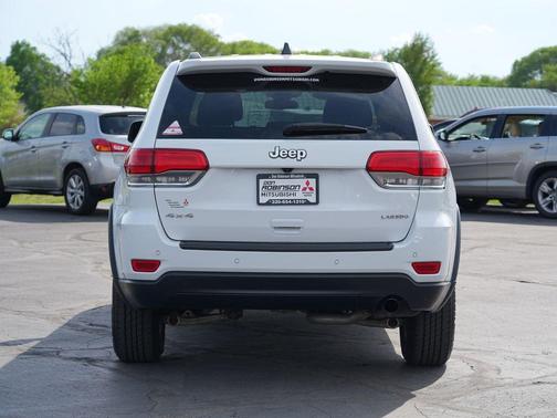 Bright White Clearcoat 2019 Jeep Grand Cherokee Laredo E