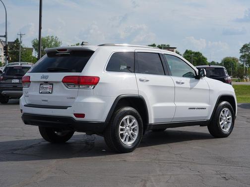 Bright White Clearcoat 2019 Jeep Grand Cherokee Laredo E