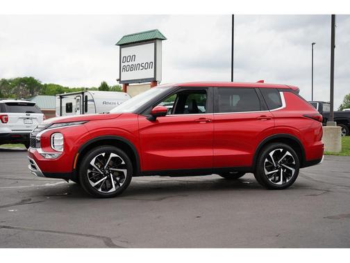 2023 Mitsubishi Outlander SE