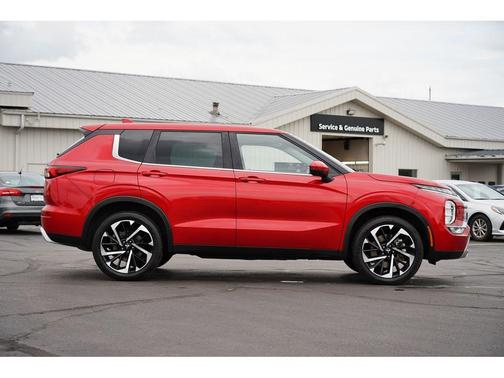 2023 Mitsubishi Outlander SE