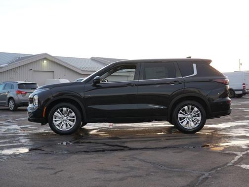 2026 Mitsubishi Outlander ES