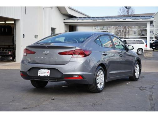 2019 Hyundai ELANTRA SE