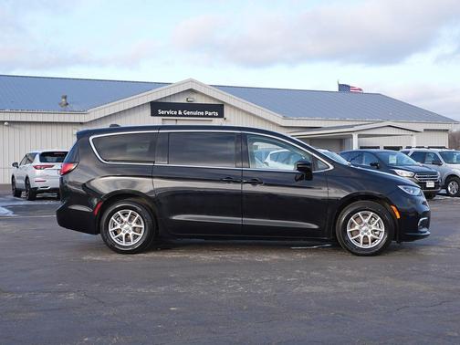 2024 Chrysler Pacifica Touring-L