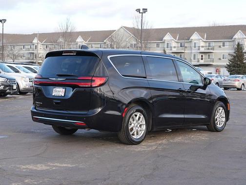 2024 Chrysler Pacifica Touring-L