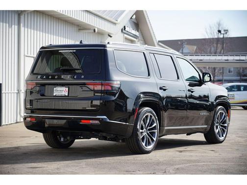 2023 Jeep Wagoneer Series III
