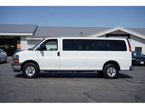 2017 Chevrolet Express 3500 LT