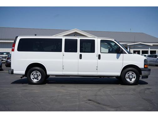 2017 Chevrolet Express 3500 LT